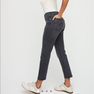 Aritzia Levi’s wedgie icon jeans